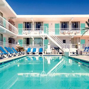 Daytona Inn And Suites